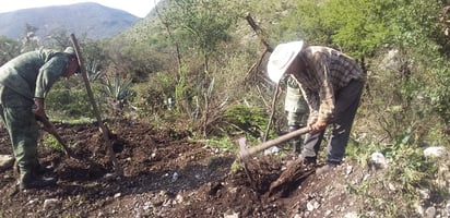 Rehabilitan camino   a Santo Domingo lo destruyó la  lluvia