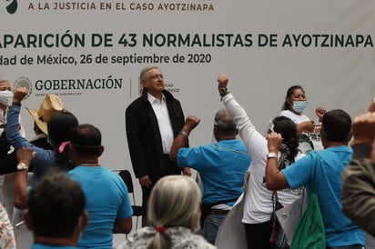 Reitera AMLO su compromiso de resolver el caso Ayotzinapa: Asegura que se sabrá lo que ocurrió con los 43 normalistas