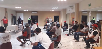 Instructores de futbol  recibieron capacitación 