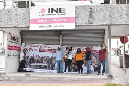 Toman instalaciones del INE los integrantes de Morena