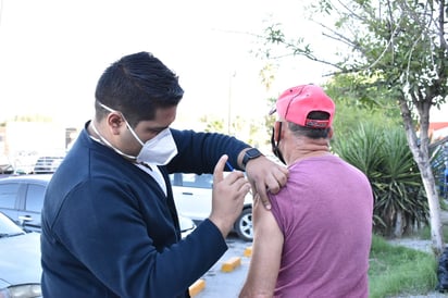  Inicia campaña de vacunación contra la influenza en Monclova 