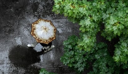 El huracán Marie sube a categoría 2 en el Pacífico lejos de costas de México