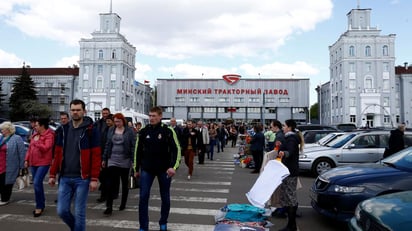 Minks impone sanciones al Reino Unido y a Canadá