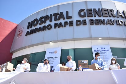 Entregan Rotarios insumos a médicos 