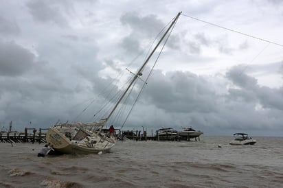 Suman 5 muertos y más de 3 mil evacuados por Gamma