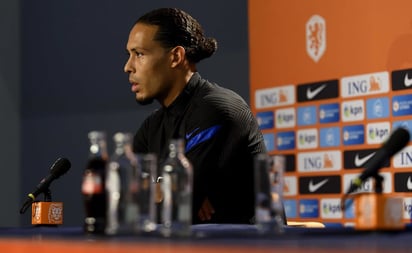 Virgil Van Dijk sólo conoce a 'Chucky' y 'Chicharito'