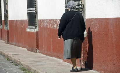 Proponen hasta 8 años de cárcel por abandono de adultos mayores