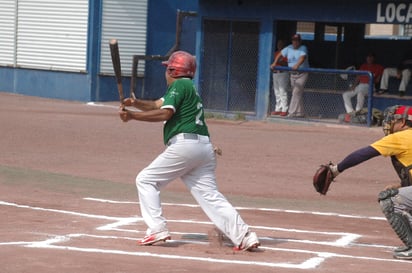 Blue Jays apalea a los Gallos