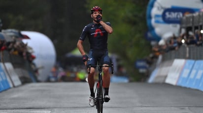 Filipo Ganna impone su ley en la montaña