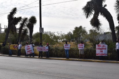 Insisten ex obreros de IFESA por su finiquito frente al GAN