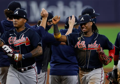 Bravos limpian a Marlins