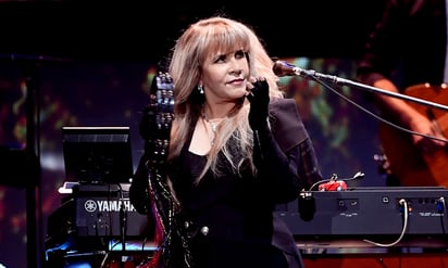 'Show Them The Way' primer sencillo despúes 6 años Stevie Nicks