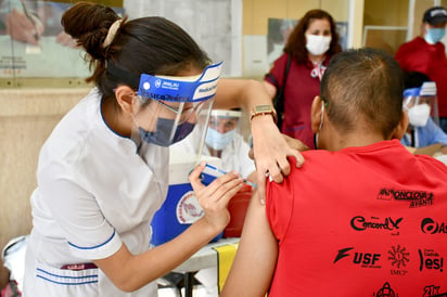 Monclovenses valoran salud y acaban con dosis de influenza