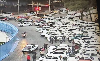 Alistan una megamarcha en la capital: Taxistas