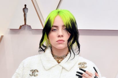 Billie Eilish vista por primera vez sin su ropa holgada