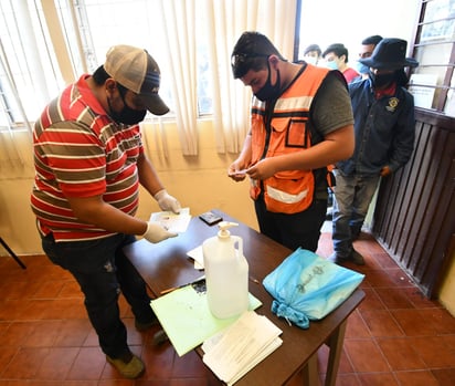 Jóvenes clase 2002 iniciaron su trámite para la cartilla militar