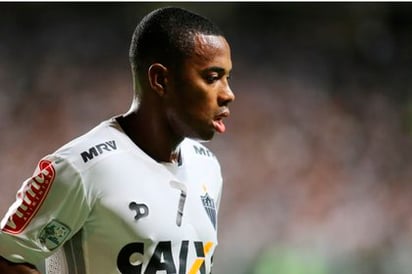 Revelan diálogos que sirvieron para condenar a Robinho por violencia sexual