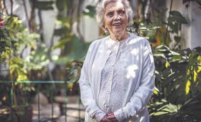 'AMLO se expone a sí mismo en las mañaneras': Elena Poniatowska