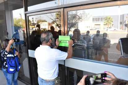 Clausuran de nuevo Banamex; no tenían permisos 