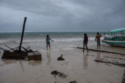 'Zeta' toca tierra en Cozumel