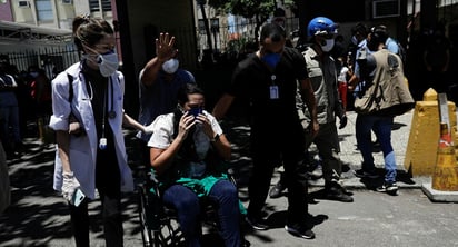 Evacuan a 200 pacientes por incendio en hospital referencia de Río de Janeiro