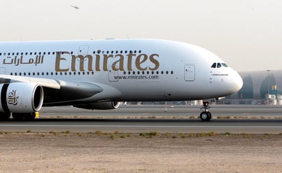 Emirates se prepara para distribuir vacuna contra COVID-19