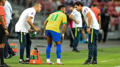 Neymar estará un mes de baja por lesión y se perderá dos partidos con Brasil