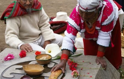 Así se lleva acabo la celebración del Día de Muertos en Quito