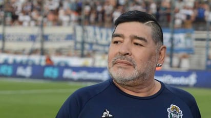 Hospitalizan a Maradona de urgencia