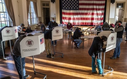 Elecciones en EU: Cierran primeras urnas en cuatro estados clave