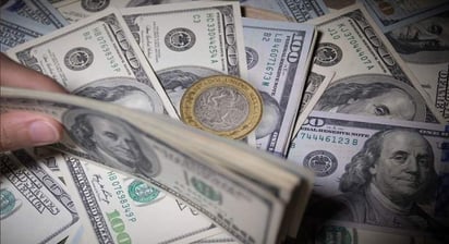 Peso mexicano tiene su mejor día en un mes: Se posiciona como la segunda moneda más apreciada de la jornada