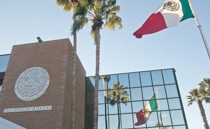 Piden a consulados en EU evaluar situación ante aumento de COVID-19