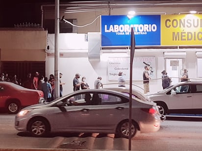 Clausuran farmacia en San Buenaventura: Detectan aglomeración de personas y violaciones a medidas sanitarias