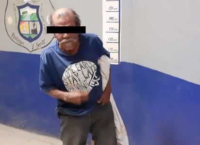 En Monclova, ebrio sujeto intenta ingresar a domicilio ajeno