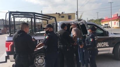 Camioneta lo embiste y muere en Frontera