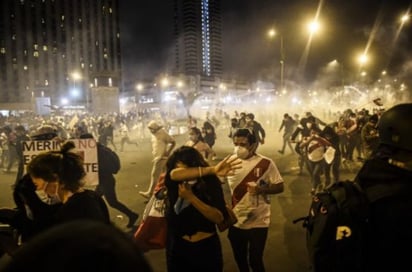 Dos heridos de bala, uno grave, en masivas protestas contra Gobierno peruano