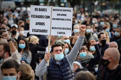 Portugal inicia su toque de queda de fin de semana entre protestas