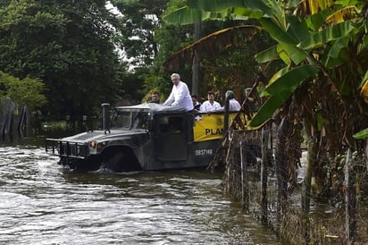 AMLO: Vine a ayudar, no a tomarme la foto