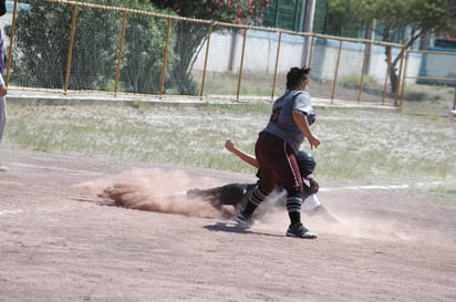 Fieras y Marineras a la cabeza en softbol femenil