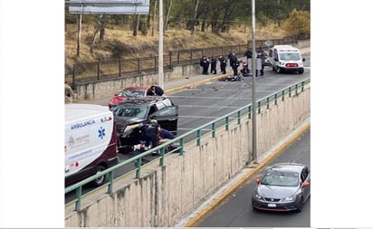 Embiste ladrones con su camioneta