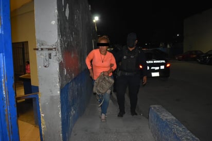 En Monclova, deja dormido a esposo para andar en la calle 