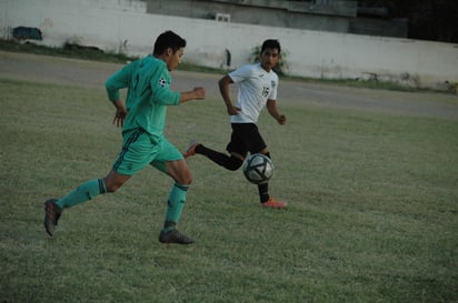 Reanudan el fútbol soccer