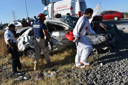 En Monclova, mujer queda prensada entre fierros retorcidos: El responsable del accidente se retiró del lugar, dejándola al borde de la muerte