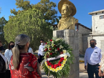 Con guardia al Gral. Villa celebran la Revolución