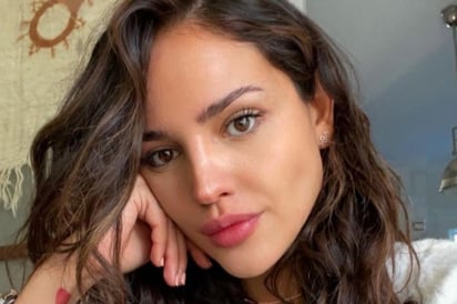 Eiza González presume su figura con poca ropa