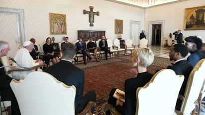 Jugadores visitan al Papa Francisco