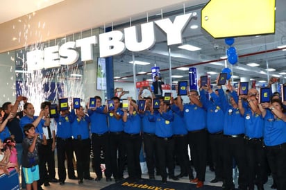 Empleados de Best Buy: 'Apenas nos enteramos que van a cerrar'