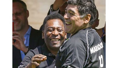 Pelé dice que algún día jugará en el cielo con su amigo Maradona