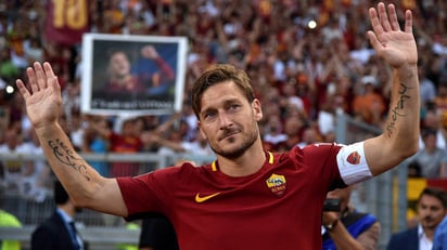 Totti: 'Escribiste la historia del 'calcio'... Ciao Diego'