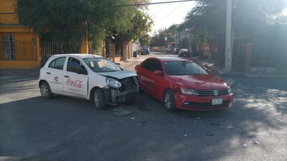 Se pasa alto y provoca percance en Monclova